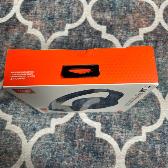 🎧JBL Deep Blue Wireless Headphones🎧 - Picture 6 of 6